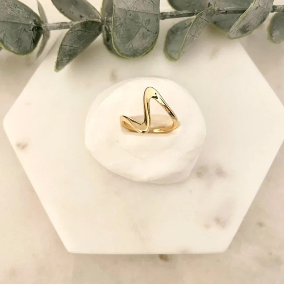 925 Sterling Silver Dainty Minimalist Wave Ring Stackable Thin Wave Ring - Picture 5 of 6